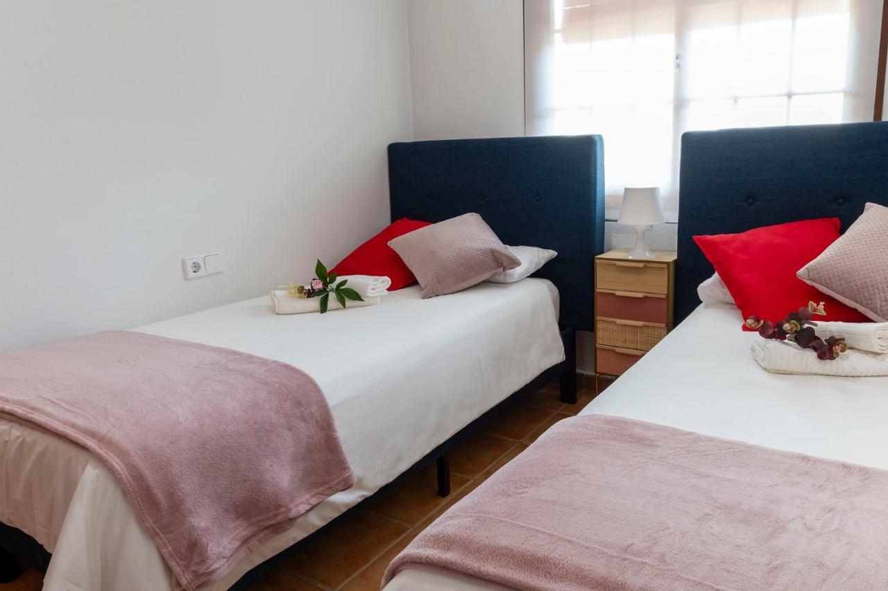 Atico Con Terraza-Solarium Y Piscina 4-6 Personas Wifi A/C Apartment Roda Exterior photo